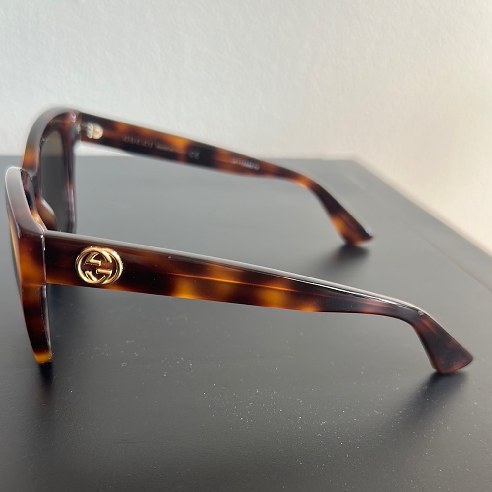Gucci Brown Tortoiseshell Sunglasses with Gold Logo